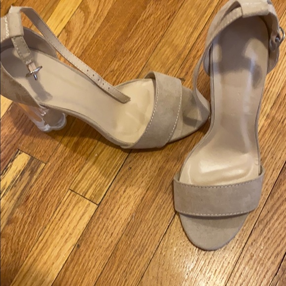 Clear high heels - Picture 2 of 4